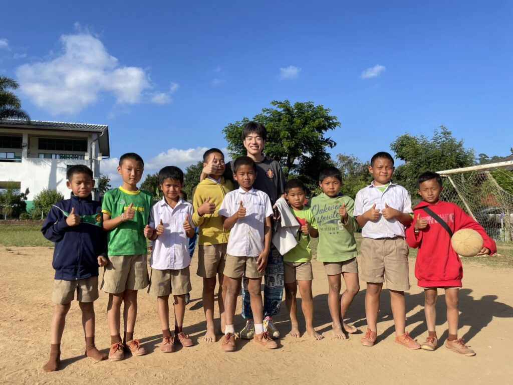 子どもたちと記念写真