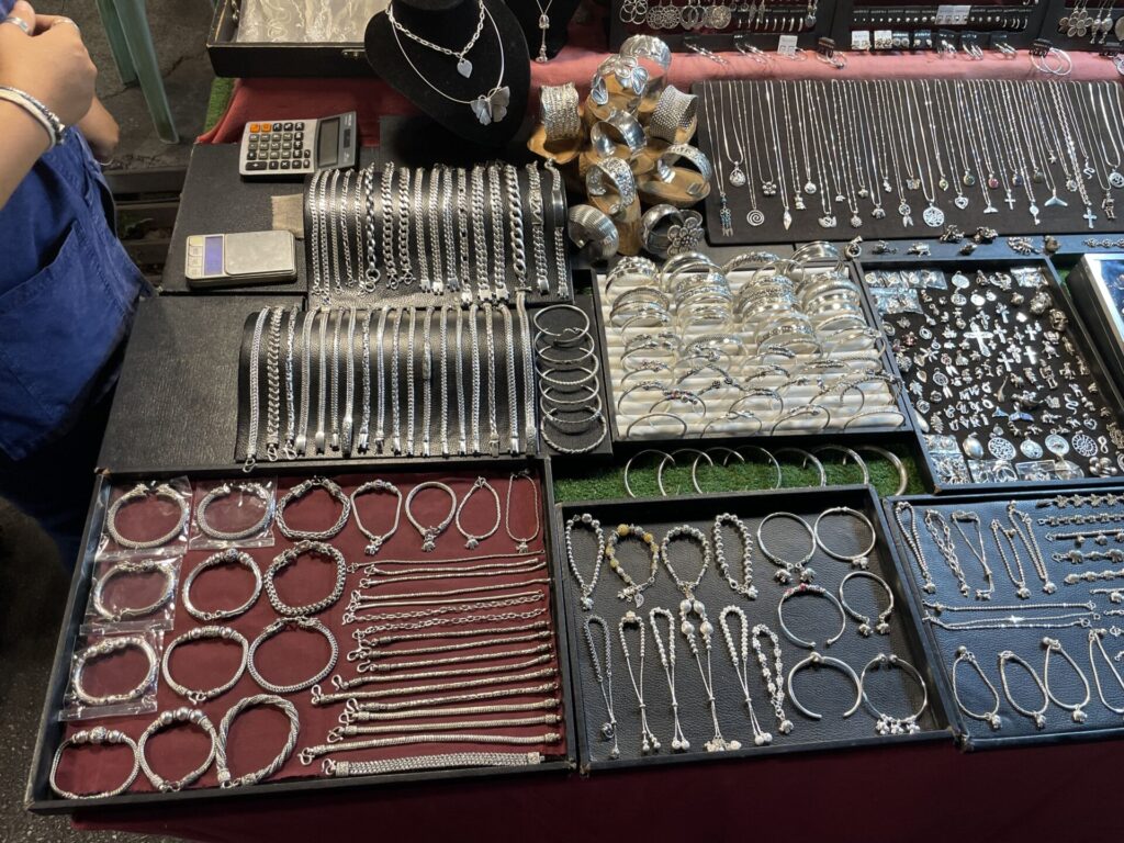 銀のアクセサリー