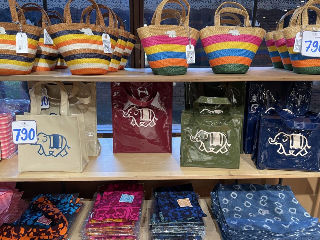 ゾウ柄がかわいいお店"Good Goods"