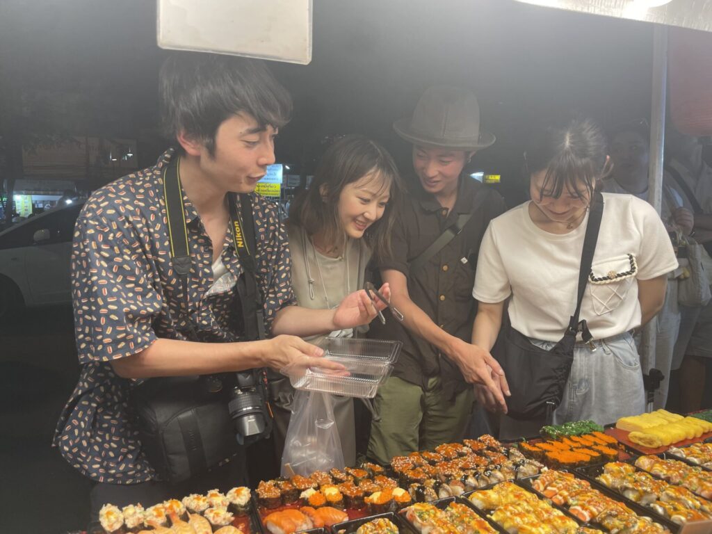 チェンマイ門市場でお寿司