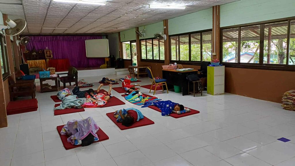 会議室を仮校舎として利用