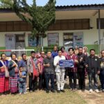 校舎前で記念撮影